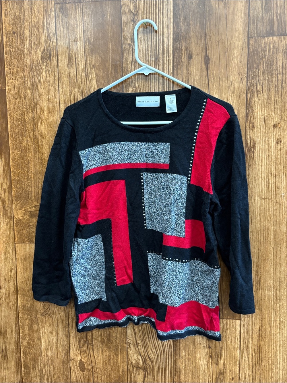 Alfred Dunner Black, Red & Gray Geometric Long-Sleeve Top